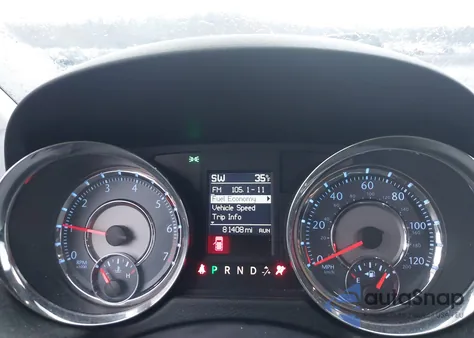 2011 Chrysler Town & Country Touring-L z USA, uszkodzony, nr VIN 2A4RR8DG3BR759389